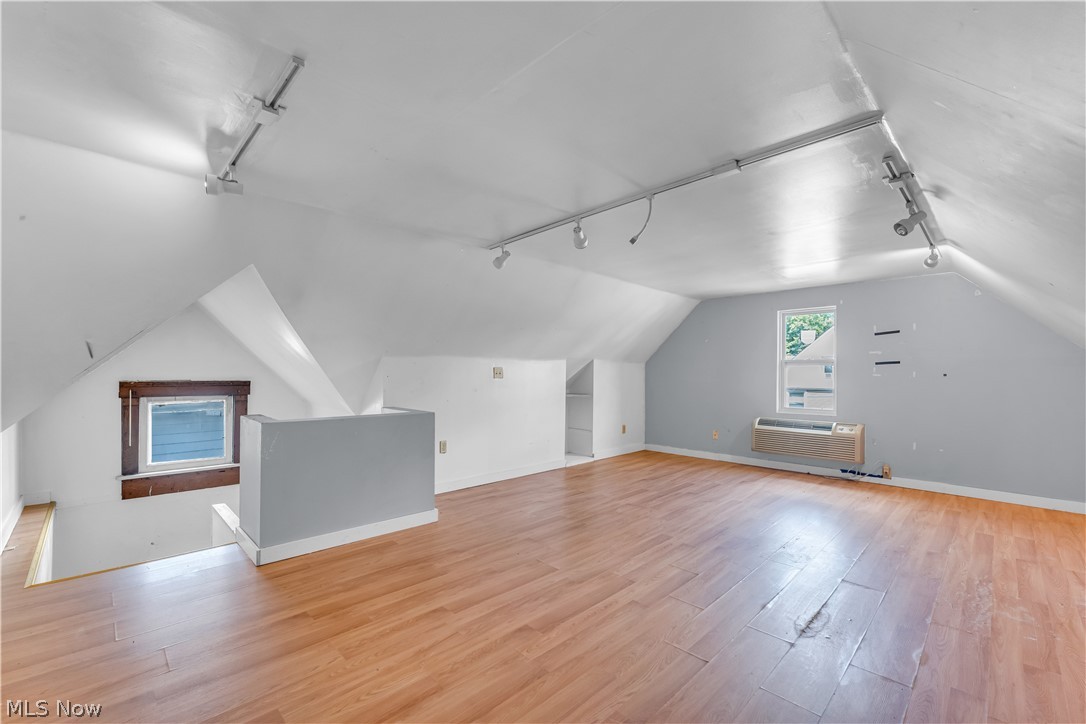518 Sumner Street Property Photo 29