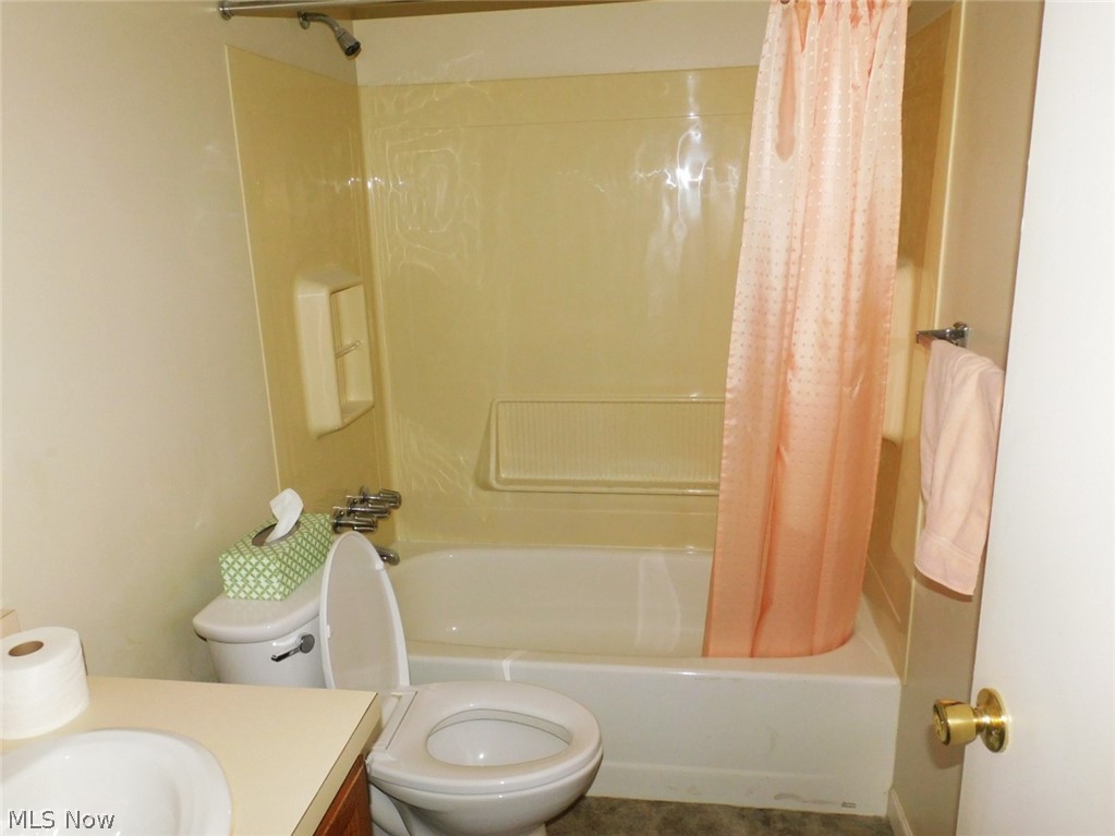 8027 Independence Drive Property Photo 7