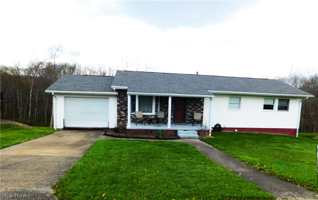 52235 West Drive Property Photo 1