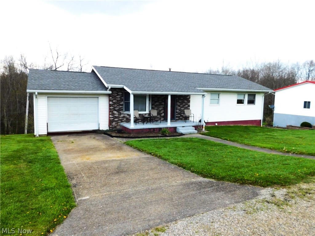 52235 West Drive Property Photo 2