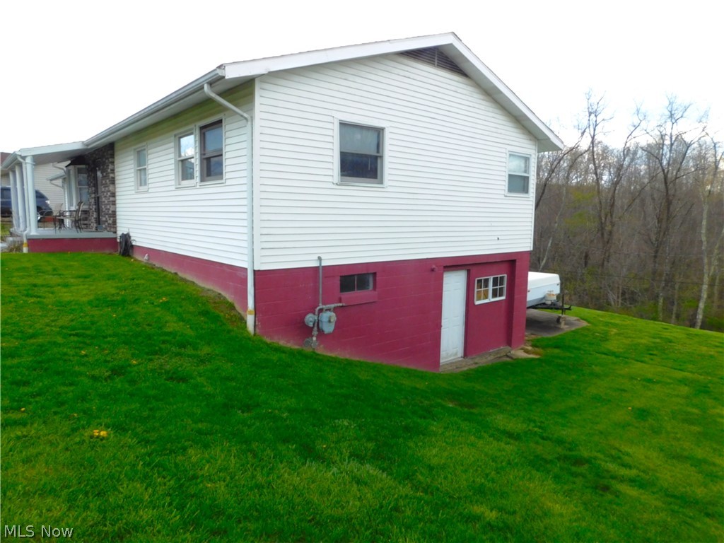 52235 West Drive Property Photo 5