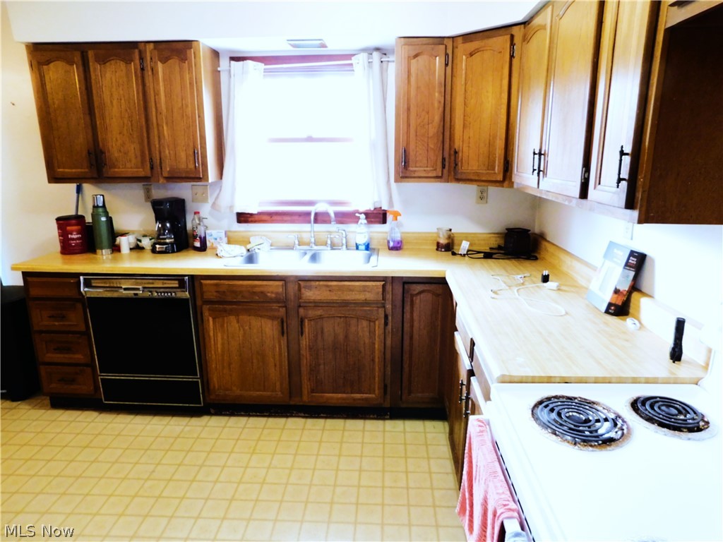 52235 West Drive Property Photo 18