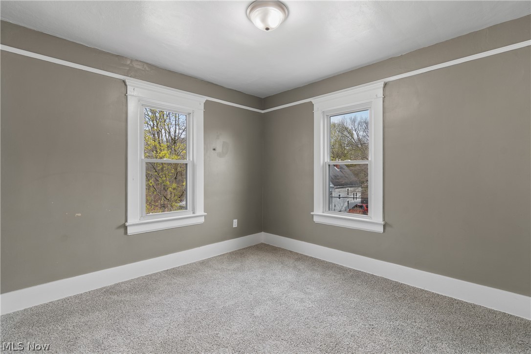 32 Penfield Avenue Property Photo 24