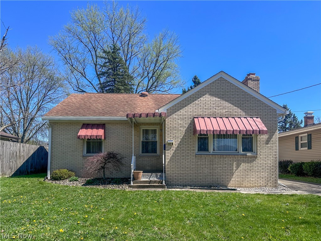 319 Summit Avenue Property Photo 1