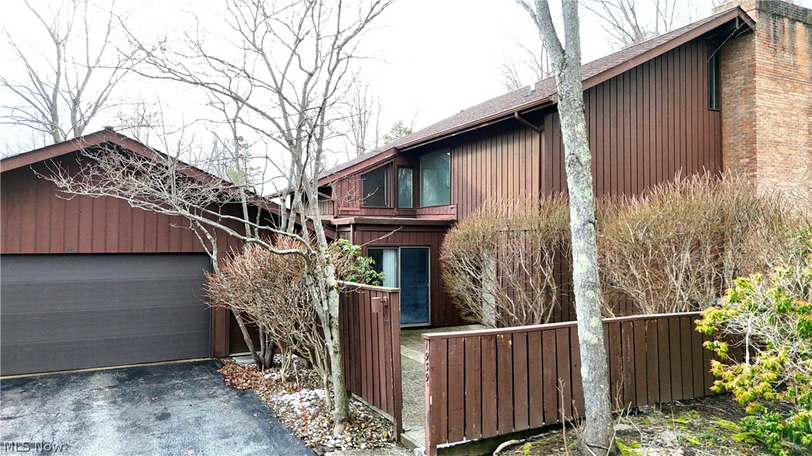 1939 Pine Drive Property Photo 1