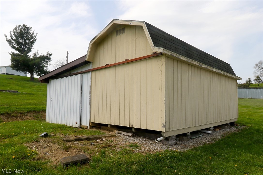 1041 County Road 14 Property Photo 4