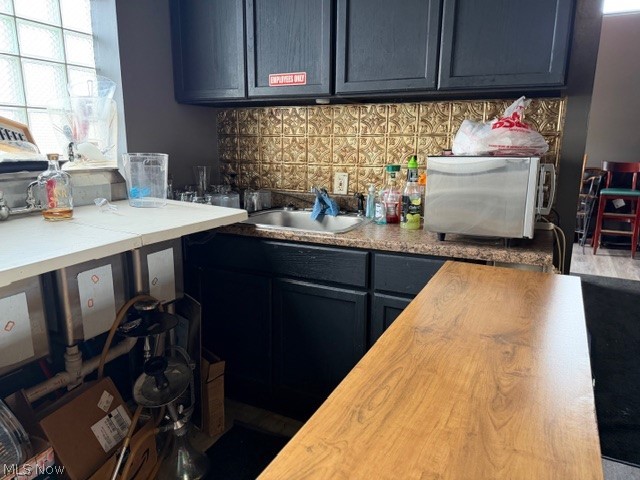 524 E 200th Street Property Photo 29