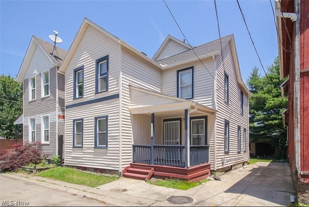 2177 W 31st Street Property Photo 2