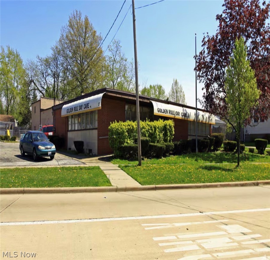 5117 Lee Road Property Photo 1