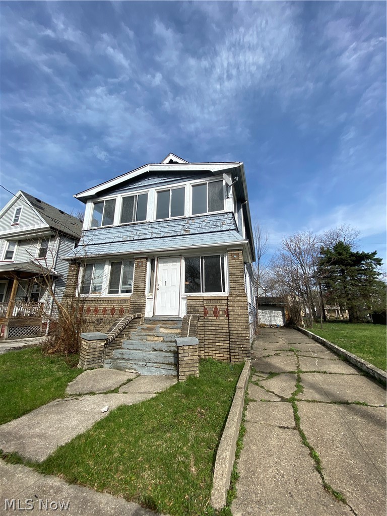 2901 E 121st Street