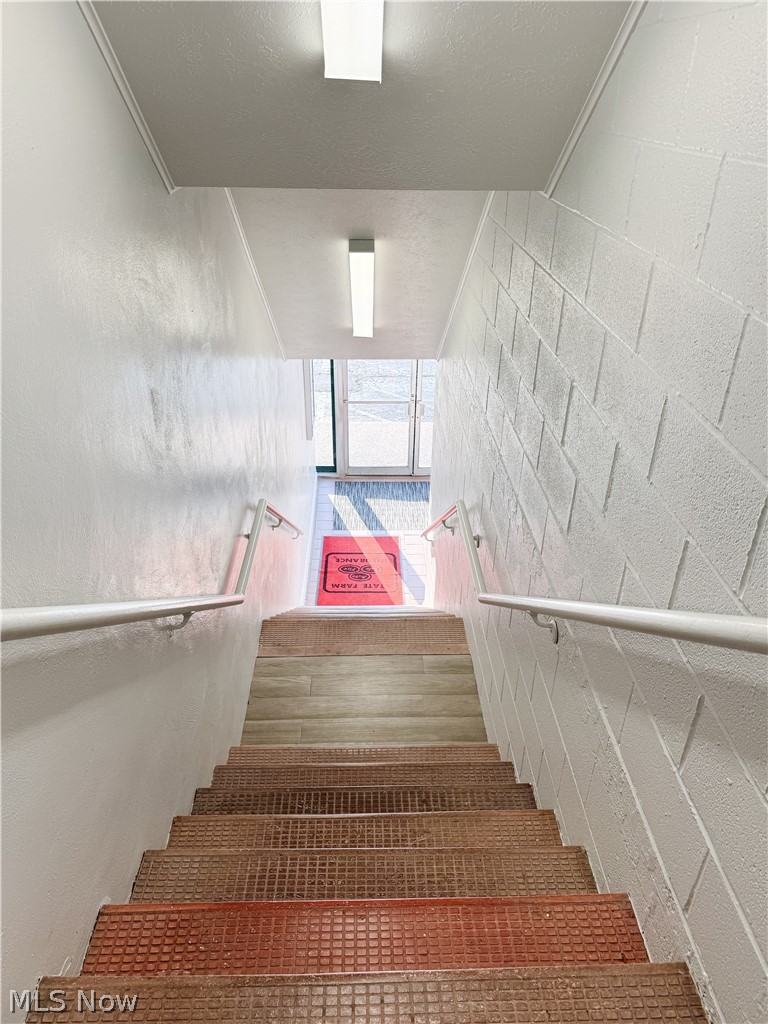7543 Broadview Road Property Photo 2