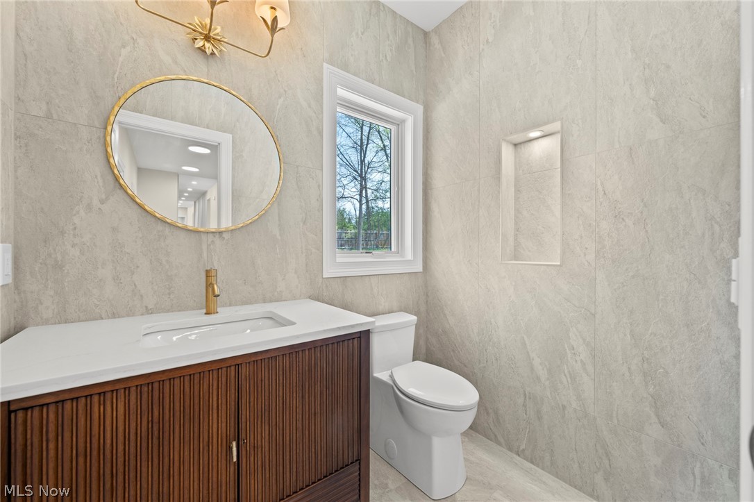 5084 Neptune Oval Property Photo 12