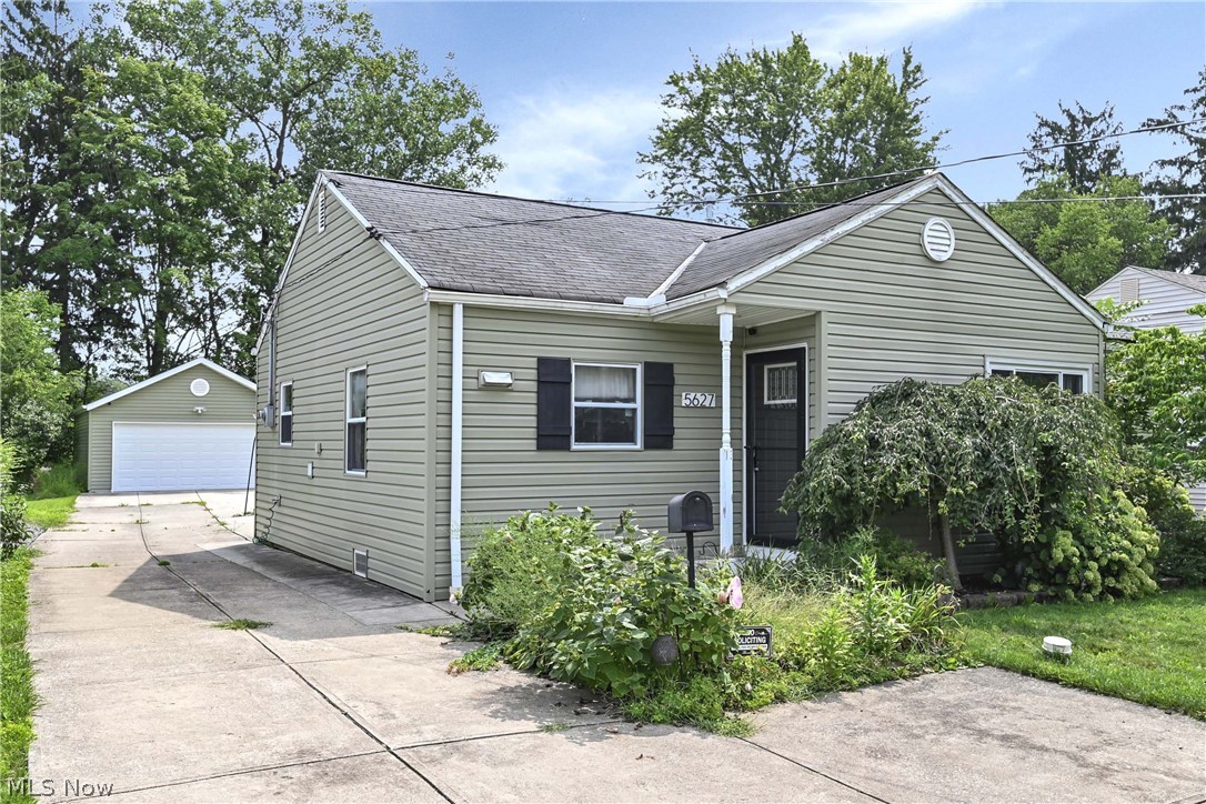 5627 Burns Road Property Photo 1