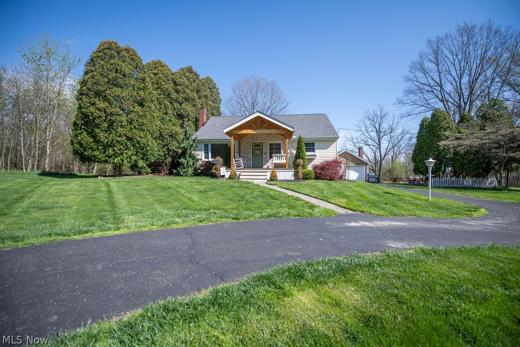 1150 E Beech Street Property Photo 2