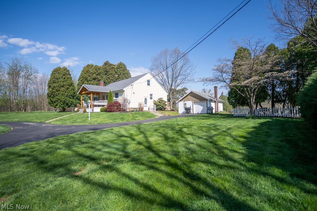 1150 E Beech Street Property Photo 6