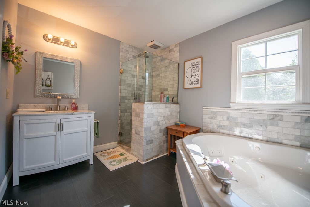1150 E Beech Street Property Photo 36