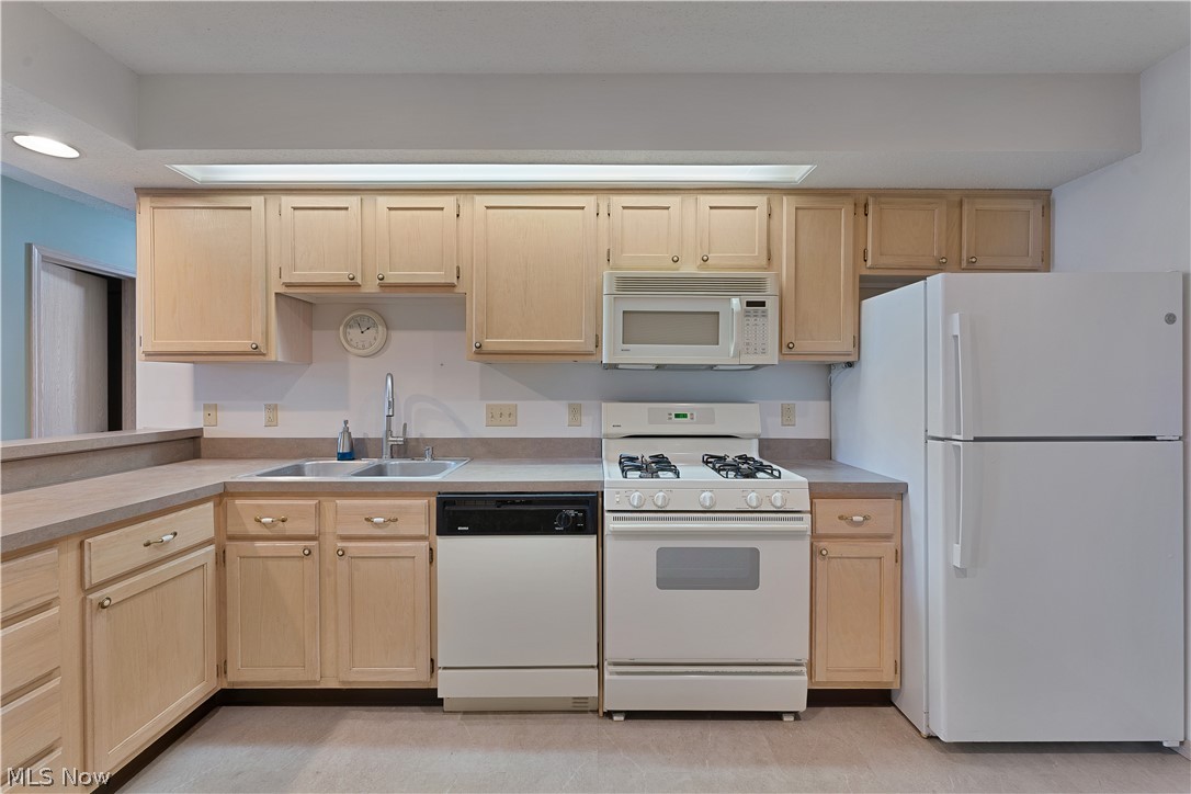 695 E Western Reserve Road 602 Property Photo 6