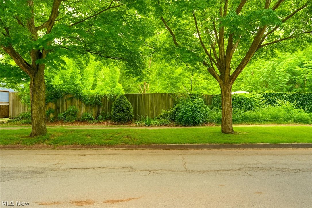 W 30th Street Property Photo 2