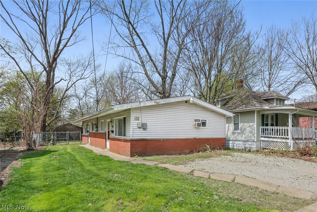 1208-1210 Bellows Street Property Photo 1
