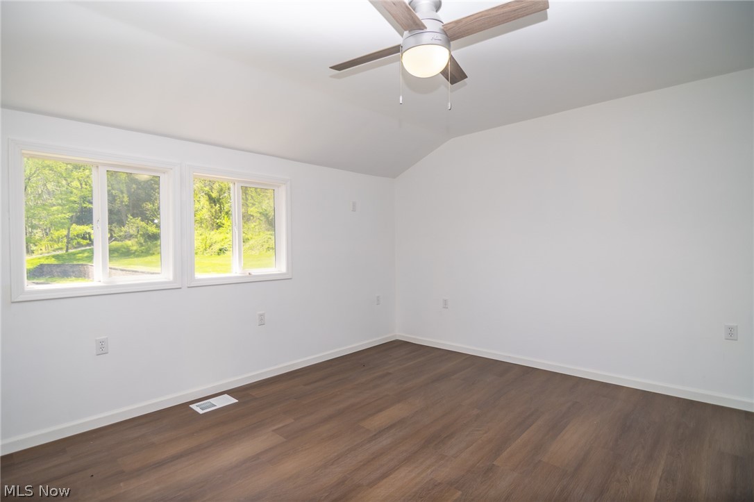 337 Highway 7 N Property Photo 17