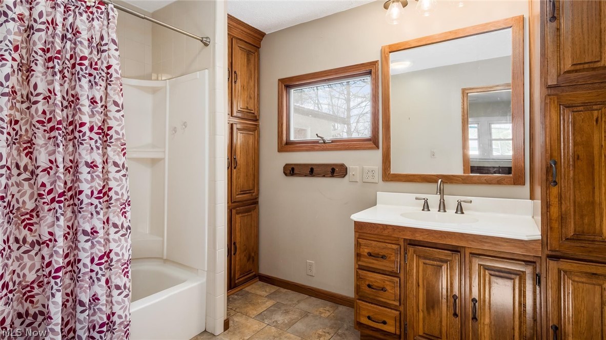 10155 Old River Road Property Photo 17
