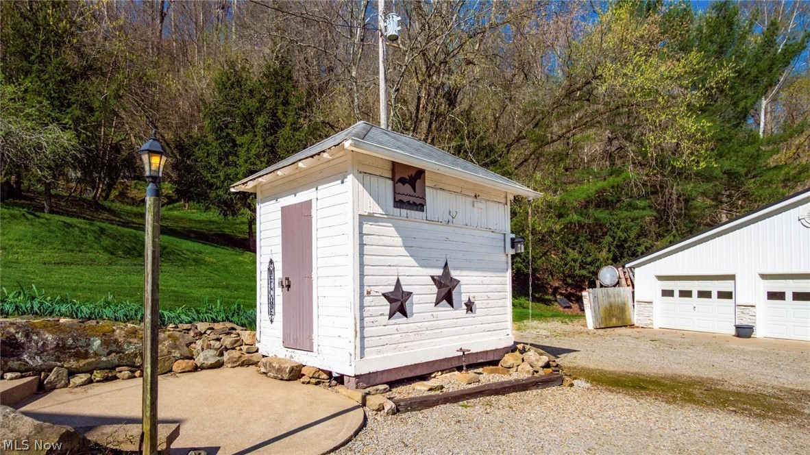 10155 Old River Road Property Photo 34