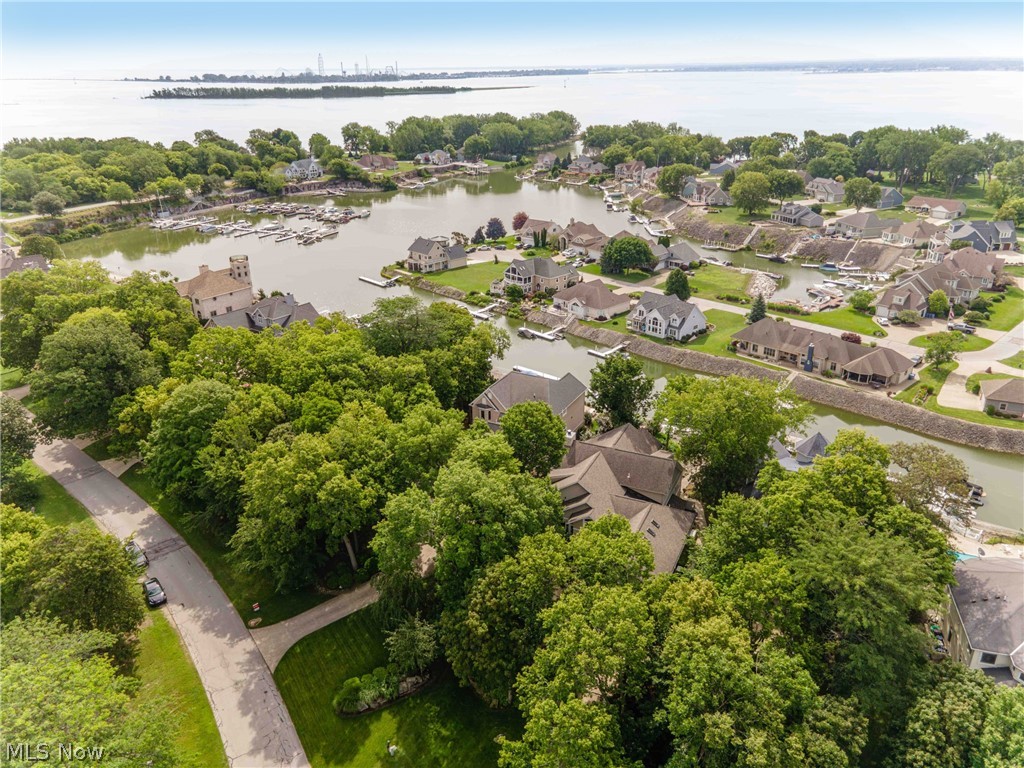 3706 E Baycliffs Drive Property Photo 45