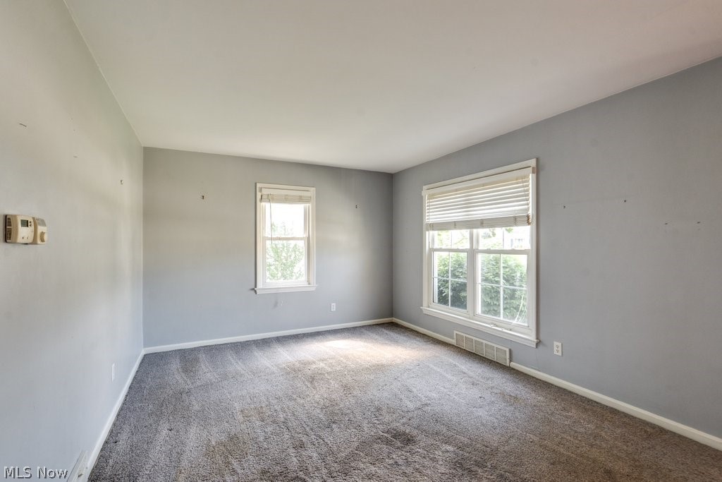 407 E 330th Street Property Photo 3