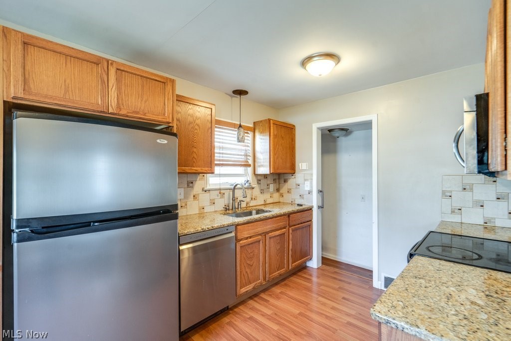 407 E 330th Street Property Photo 9