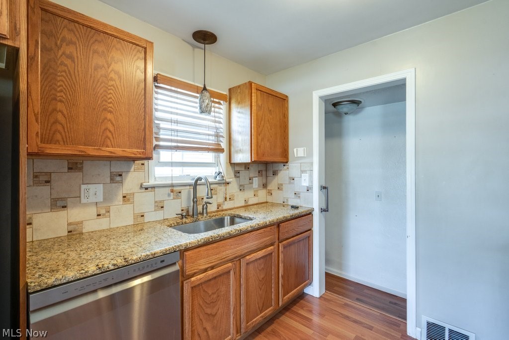 407 E 330th Street Property Photo 10