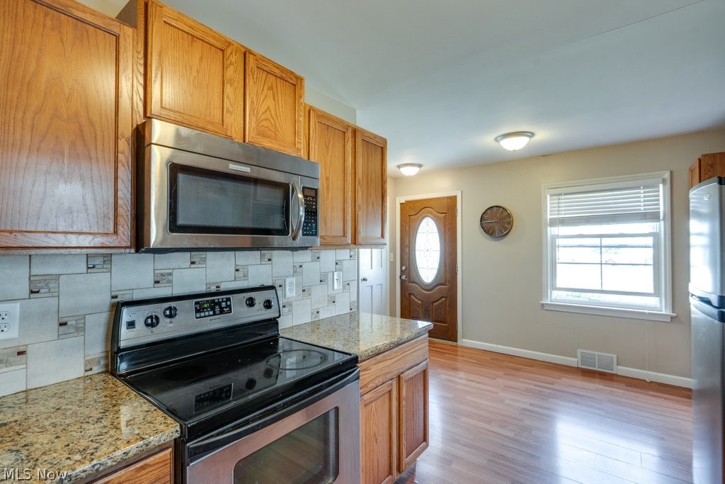 407 E 330th Street Property Photo 11
