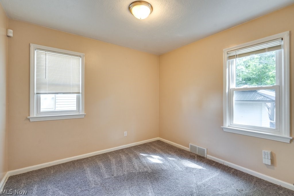407 E 330th Street Property Photo 13