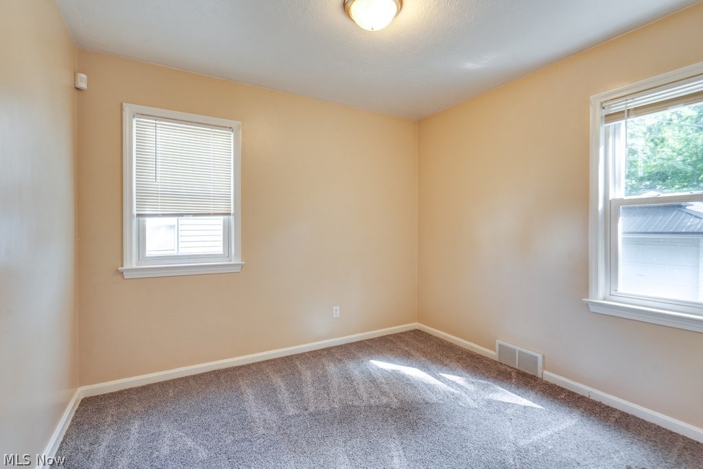 407 E 330th Street Property Photo 14