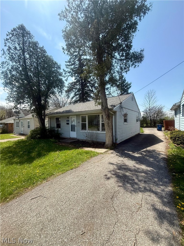 4816 E 173rd Street Property Photo 3
