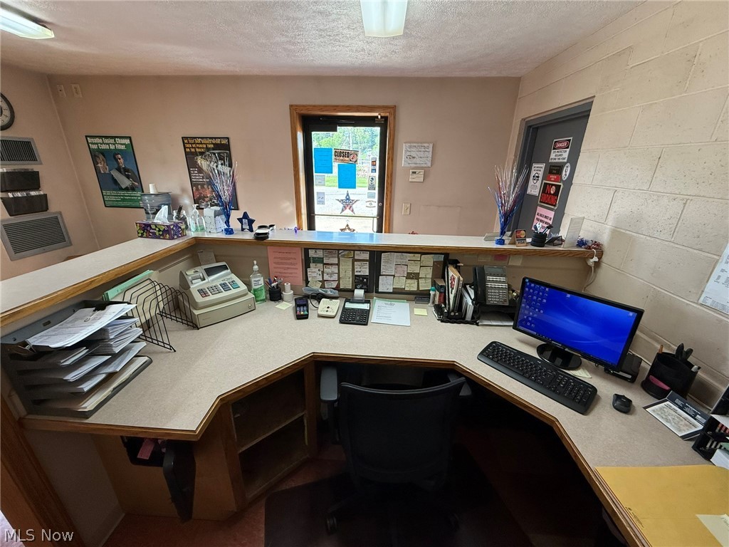 1 Dennison Yard Circle Property Photo 7