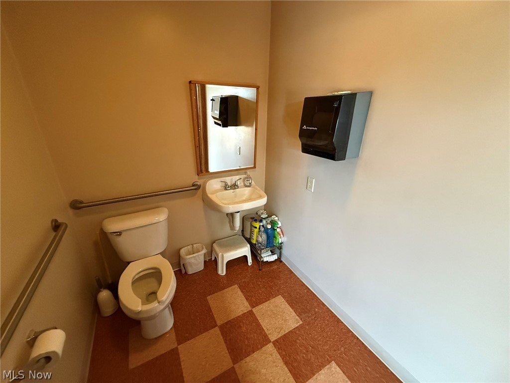1 Dennison Yard Circle Property Photo 8