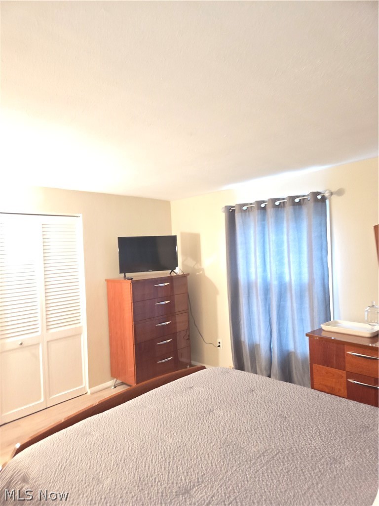 21711 S Lake Shore Boulevard Property Photo 10