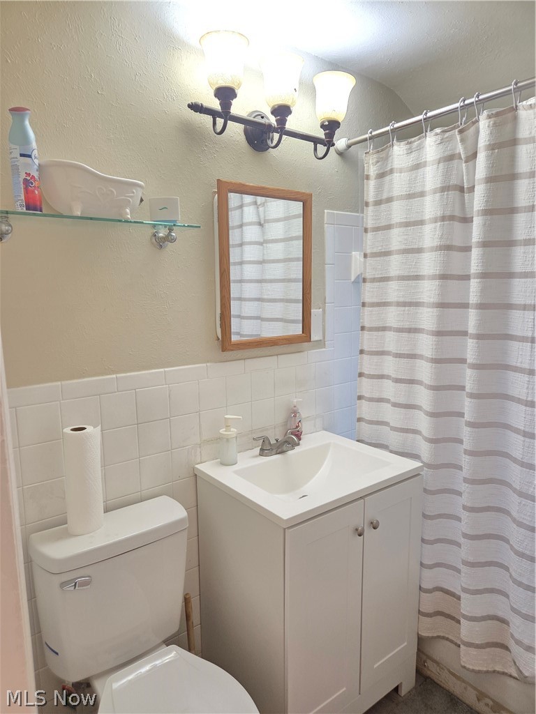 21711 S Lake Shore Boulevard Property Photo 11