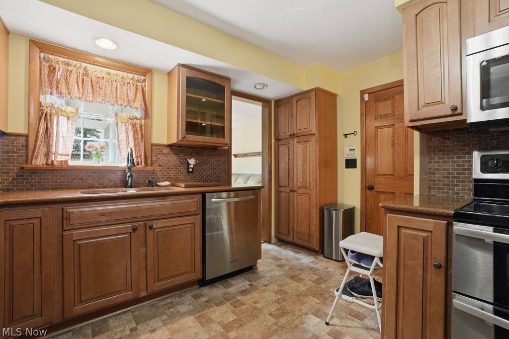 3211 Ridgewood Avenue Property Photo 5