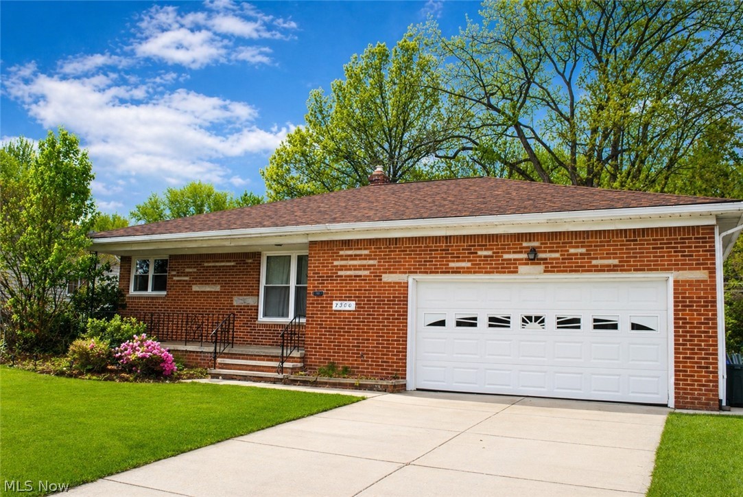 7300 Maplewood Road Property Photo 3