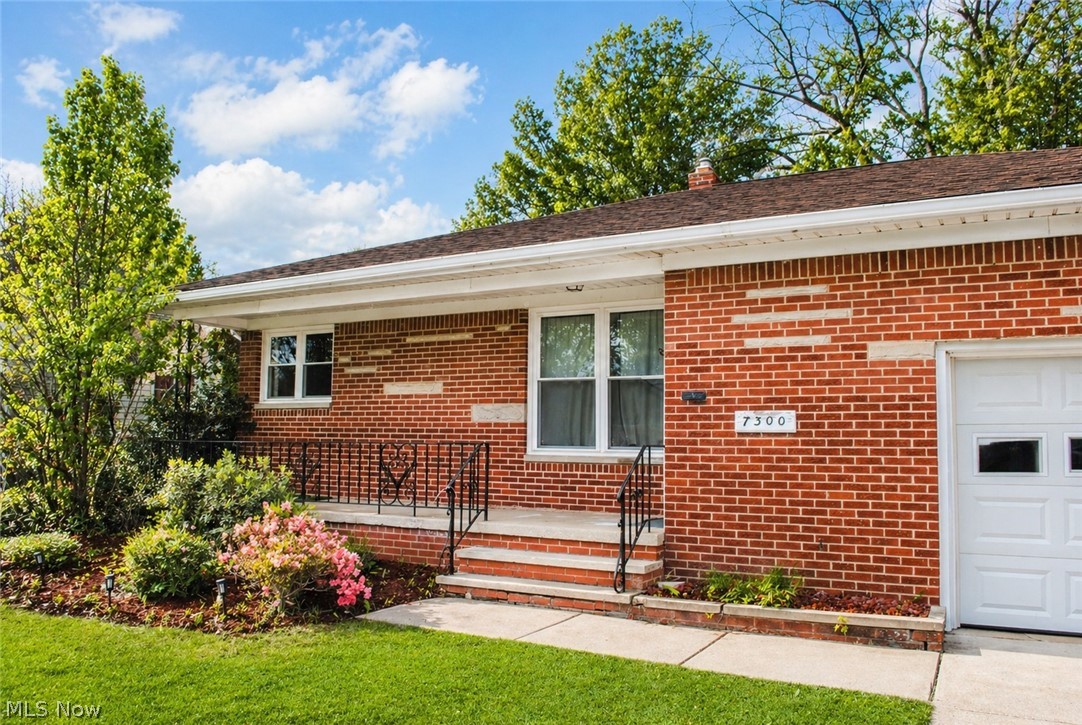 7300 Maplewood Road Property Photo 4