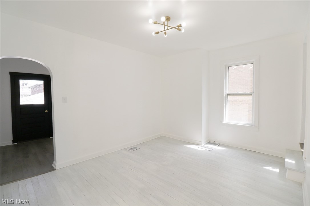 1405 Oregon Avenue Property Photo 3