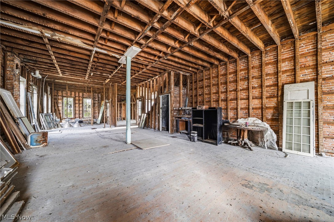 2699 E Center Street Property Photo 12