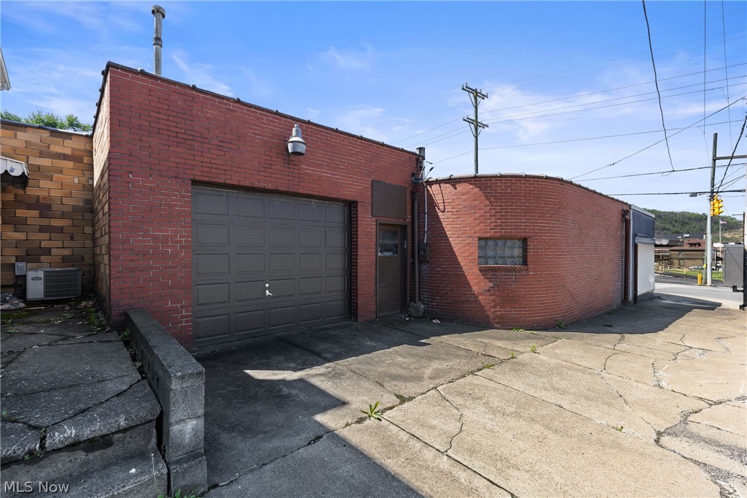 944 Commerce Street Property Photo 3