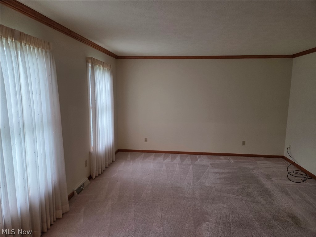 220 Montgomery Drive Property Photo 8