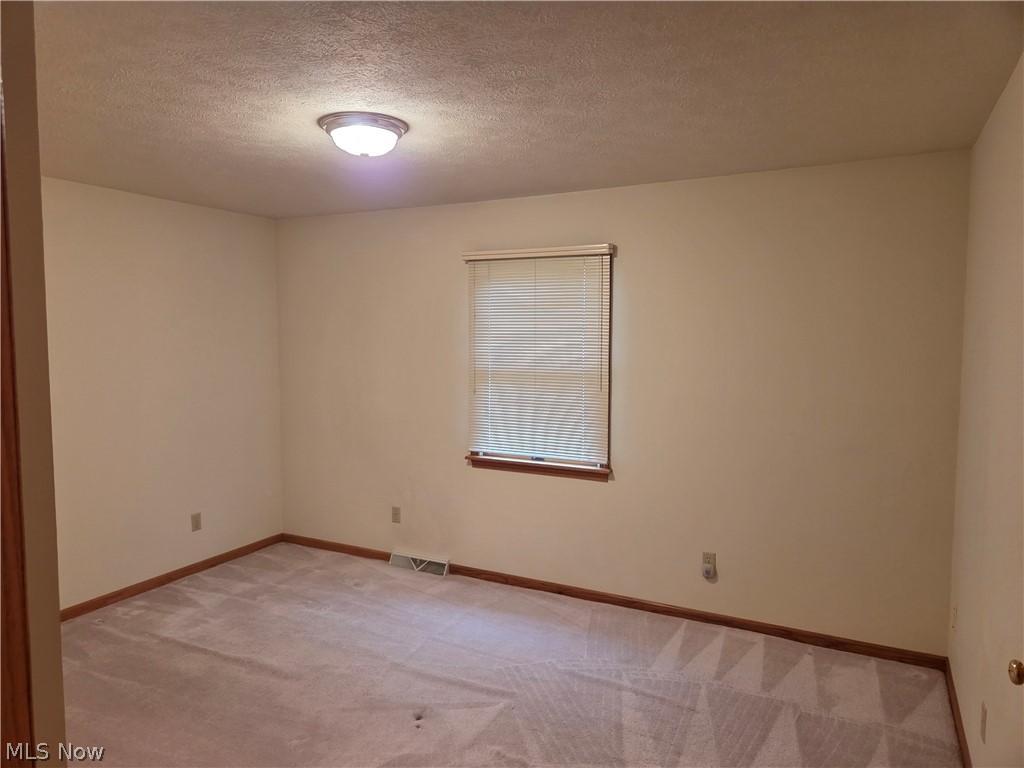 220 Montgomery Drive Property Photo 23