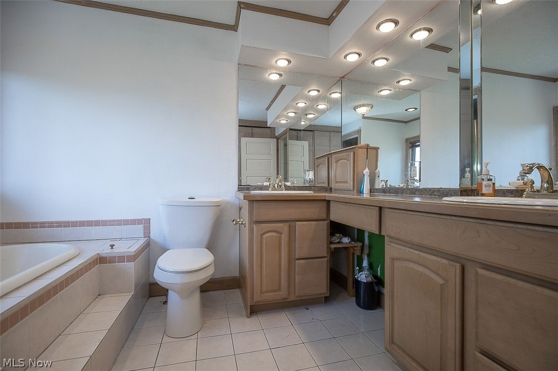 962 Woodward Avenue Property Photo 12