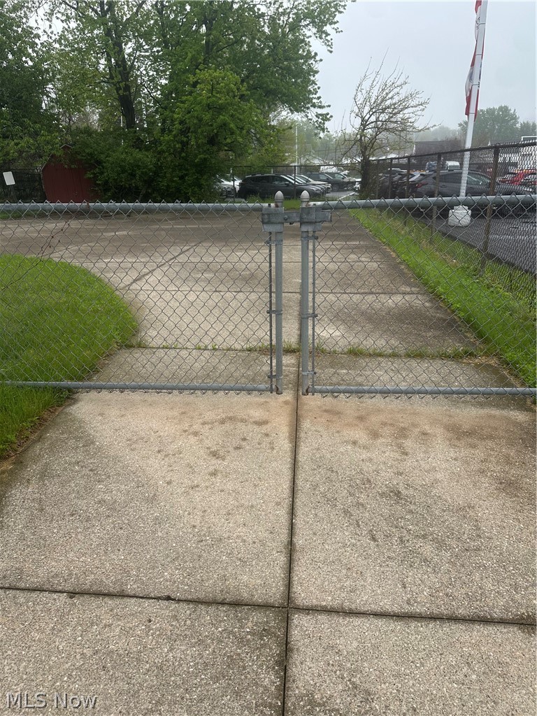 28864 Euclid Avenue Property Photo 4