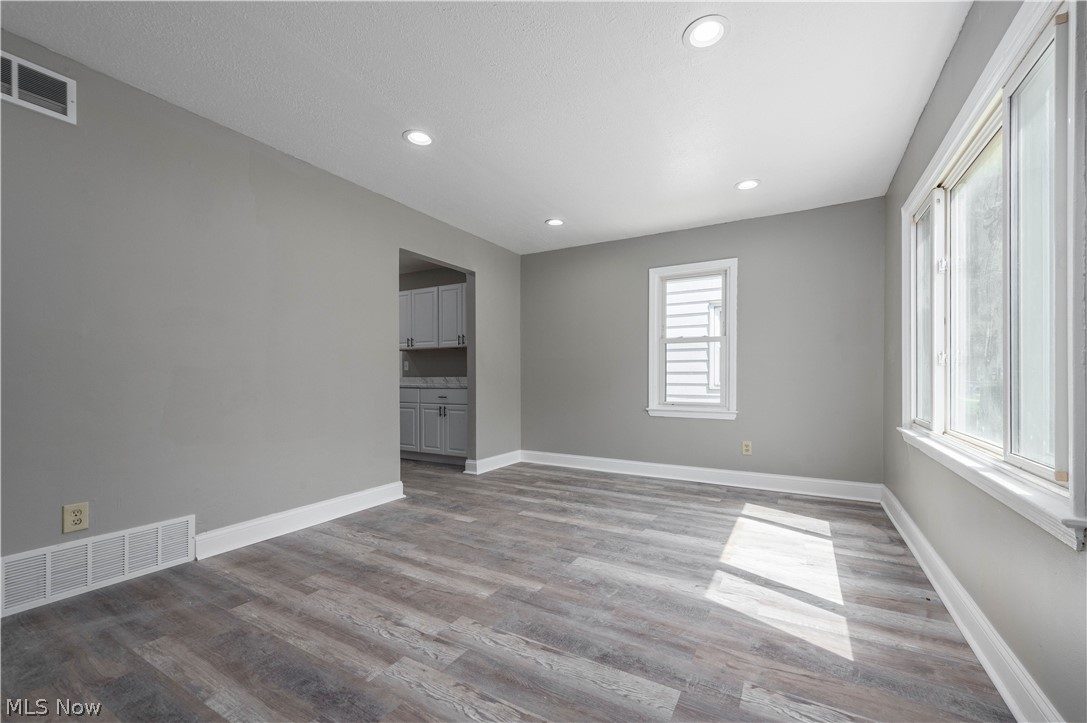 12506 Matherson Avenue Property Photo 6