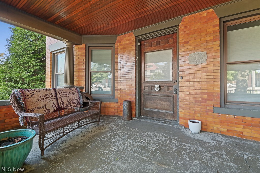 740 S Union Avenue Property Photo 3
